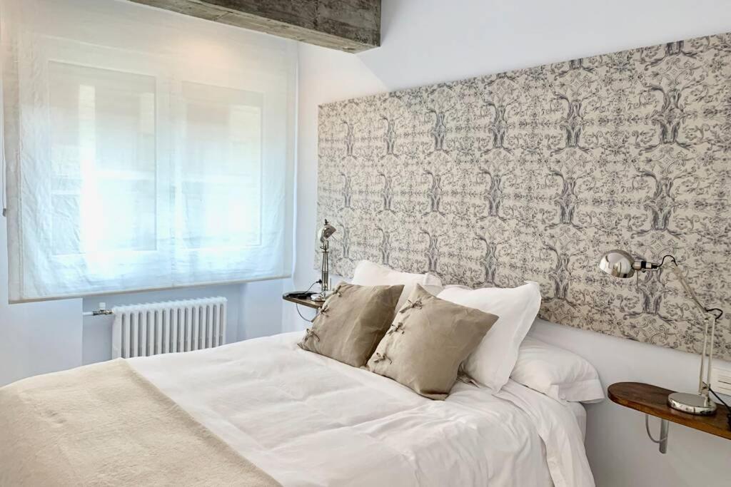 New Gorgeous Central Apartment - Beachfront - 3 Bd سان سيباستيان المظهر الخارجي الصورة