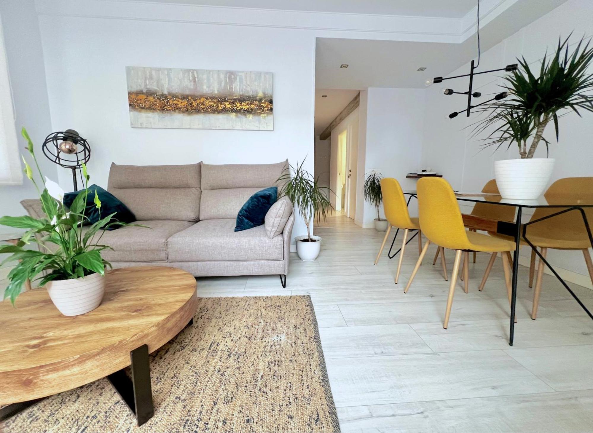 New Gorgeous Central Apartment - Beachfront - 3 Bd سان سيباستيان المظهر الخارجي الصورة